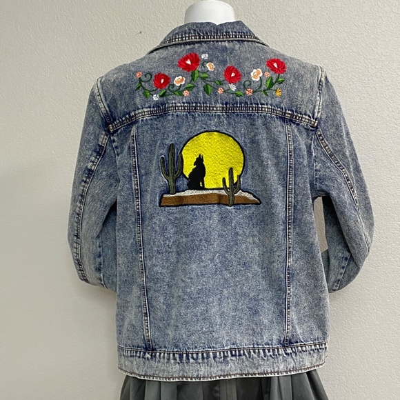 Forever 21 Embroidered Plus Jean Jacket Size 2X - Picture 6 of 12